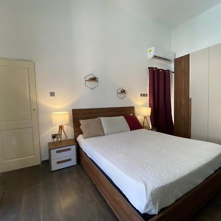 Blue Waters Town House Apartman Tarxien Kültér fotó
