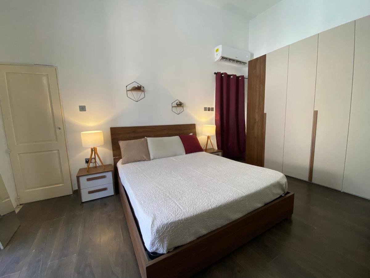 Blue Waters Town House Apartman Tarxien Kültér fotó